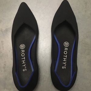 Black Rothys points (size 7, fits 6.5)